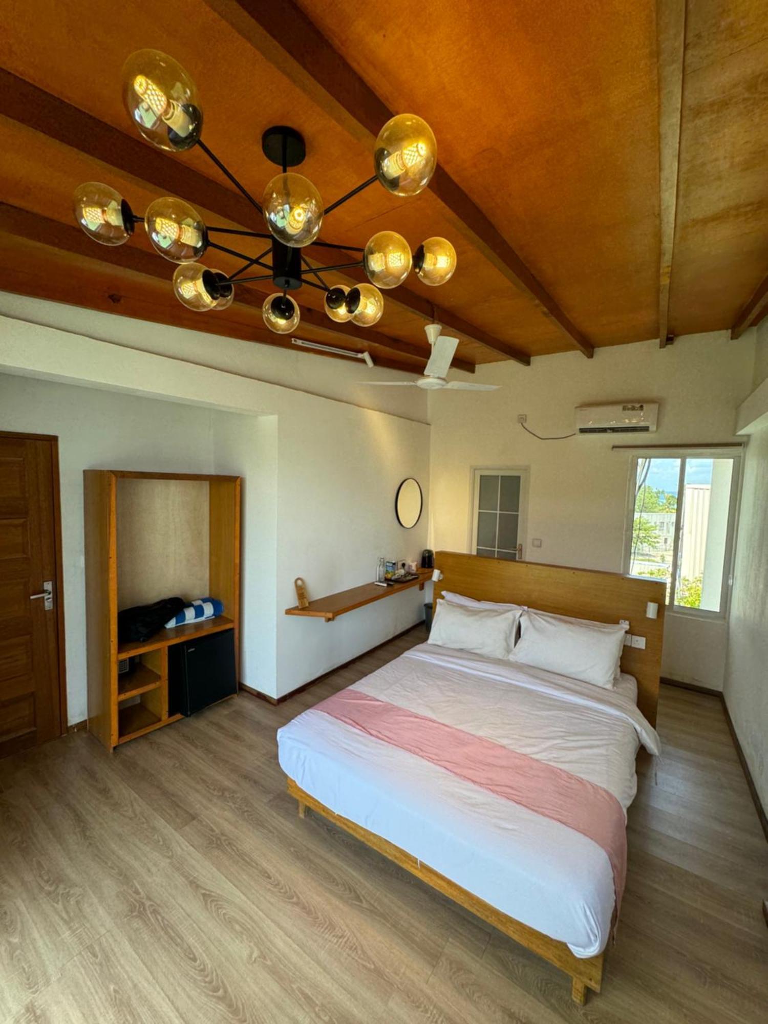Pearlshine Retreat Maldives Hotel กุลลี ภายนอก รูปภาพ